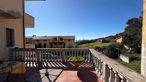 casa indipendente in vendita a Rosignano Marittimo in zona Nibbiaia