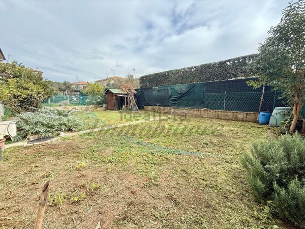 casa indipendente in vendita a Rosignano Marittimo in zona Rosignano Solvay