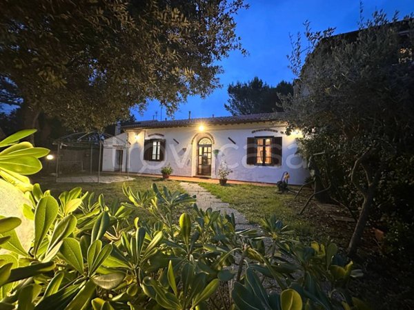 casa indipendente in vendita a Rosignano Marittimo in zona Castiglioncello