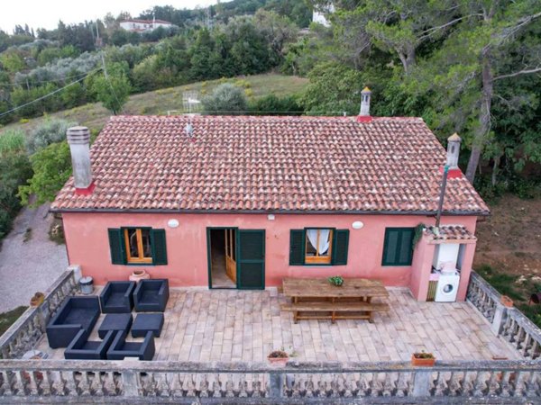casa indipendente in vendita a Rosignano Marittimo in zona Gabbro