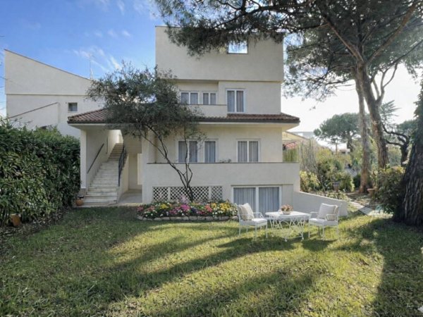 casa indipendente in vendita a Rosignano Marittimo in zona Castiglioncello