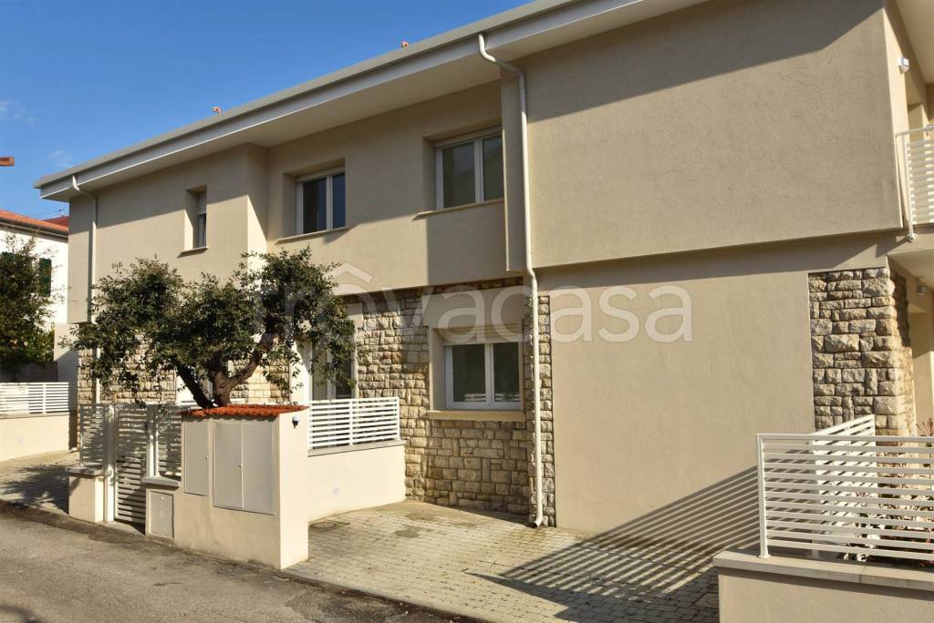casa indipendente in vendita a Rosignano Marittimo in zona Castiglioncello