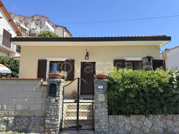 casa indipendente in vendita a Rosignano Marittimo in zona Castiglioncello