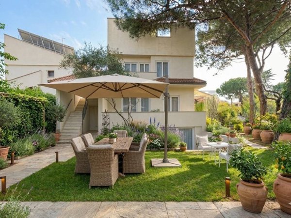 appartamento in vendita a Rosignano Marittimo in zona Castiglioncello