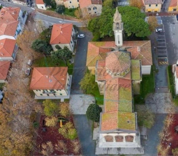 negozio in vendita a Rosignano Marittimo in zona Vada