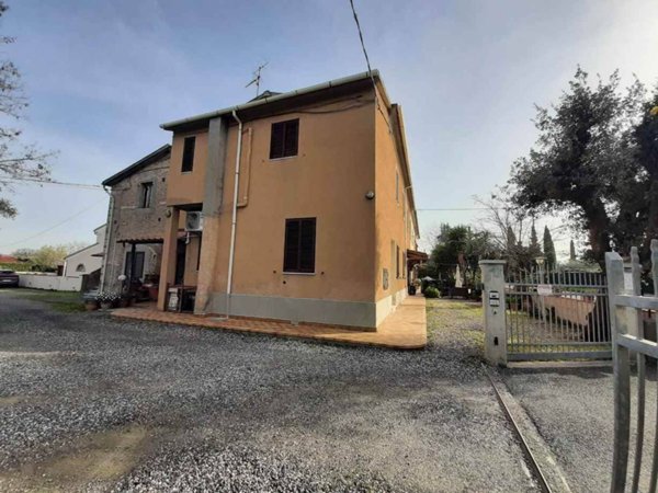 appartamento in vendita a Rosignano Marittimo in zona Vada
