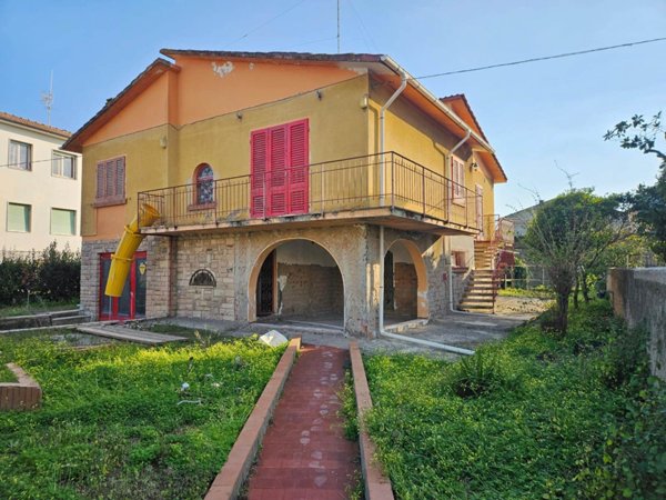 casa indipendente in vendita a Rosignano Marittimo in zona Vada