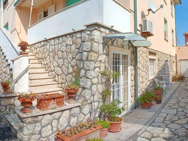 appartamento in vendita a Rosignano Marittimo in zona Rosignano Solvay