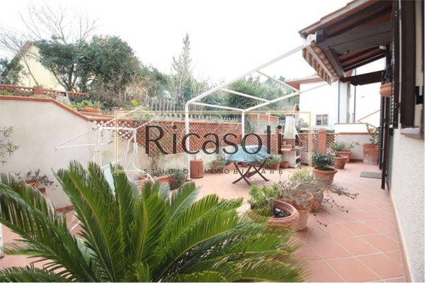 casa indipendente in vendita a Rosignano Marittimo in zona Nibbiaia