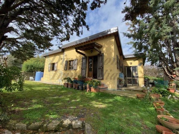 casa indipendente in vendita a Rosignano Marittimo in zona Gabbro