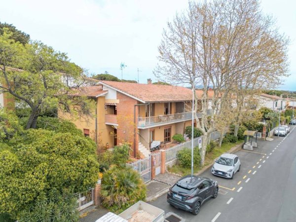 appartamento in vendita a Rosignano Marittimo in zona Castiglioncello