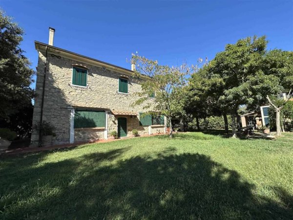casa indipendente in vendita a Rosignano Marittimo in zona Vada