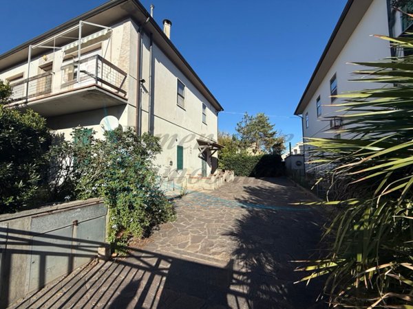 casa indipendente in vendita a Rosignano Marittimo in zona Rosignano Solvay