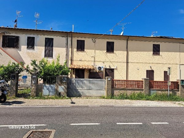 appartamento in vendita a Rosignano Marittimo in zona Vada