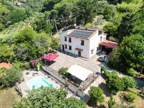casa indipendente in vendita a Rosignano Marittimo in zona Gabbro