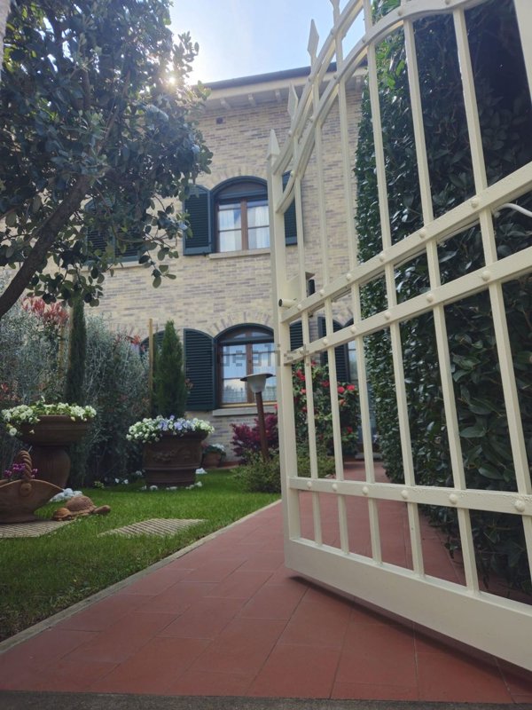 casa indipendente in vendita a Rosignano Marittimo