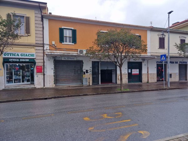 locale commerciale in vendita a Rosignano Marittimo