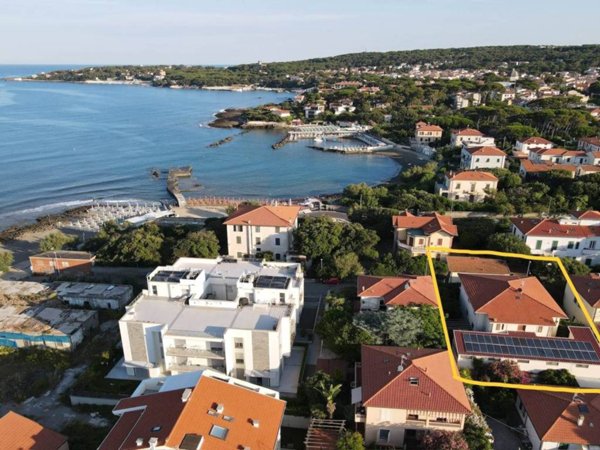 casa indipendente in vendita a Rosignano Marittimo in zona Castiglioncello