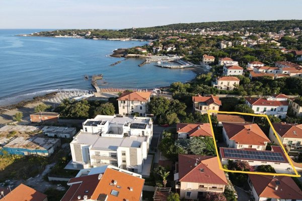 casa indipendente in vendita a Rosignano Marittimo in zona Castiglioncello
