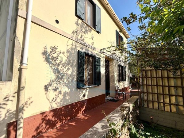 casa indipendente in vendita a Rosignano Marittimo
