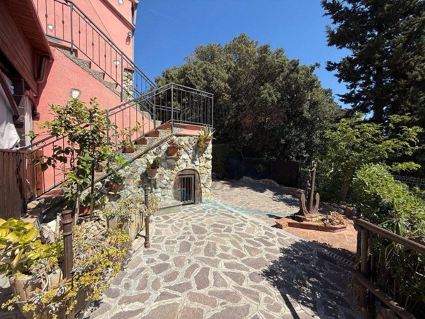 casa indipendente in vendita a Rosignano Marittimo