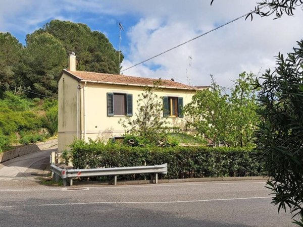 casa indipendente in vendita a Rosignano Marittimo