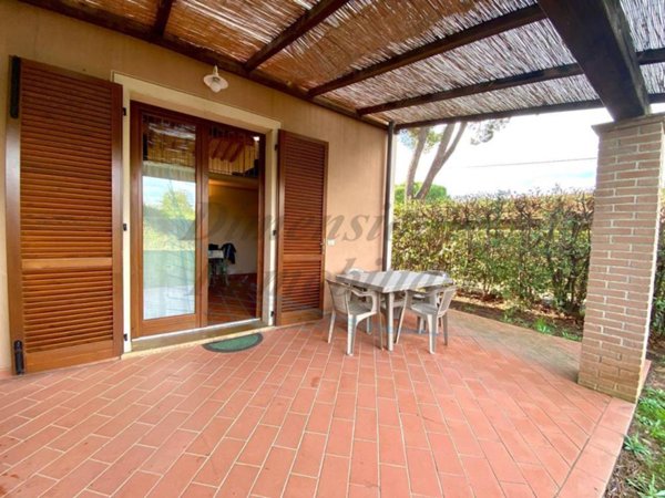 appartamento in vendita a Rosignano Marittimo in zona Vada