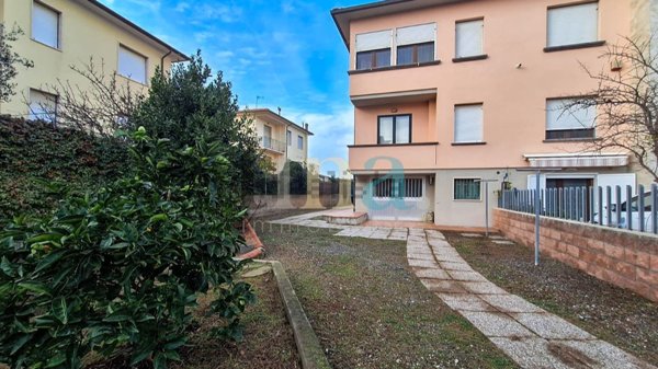 appartamento in vendita a Rosignano Marittimo in zona Vada