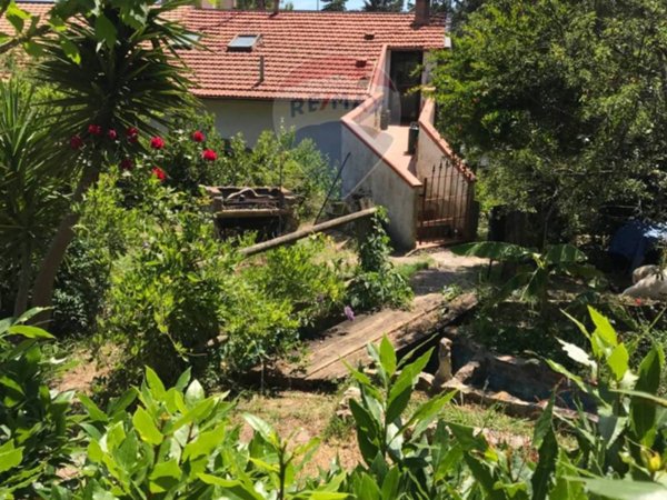 casa indipendente a Rosignano Marittimo in zona Castelnuovo della Misericordia
