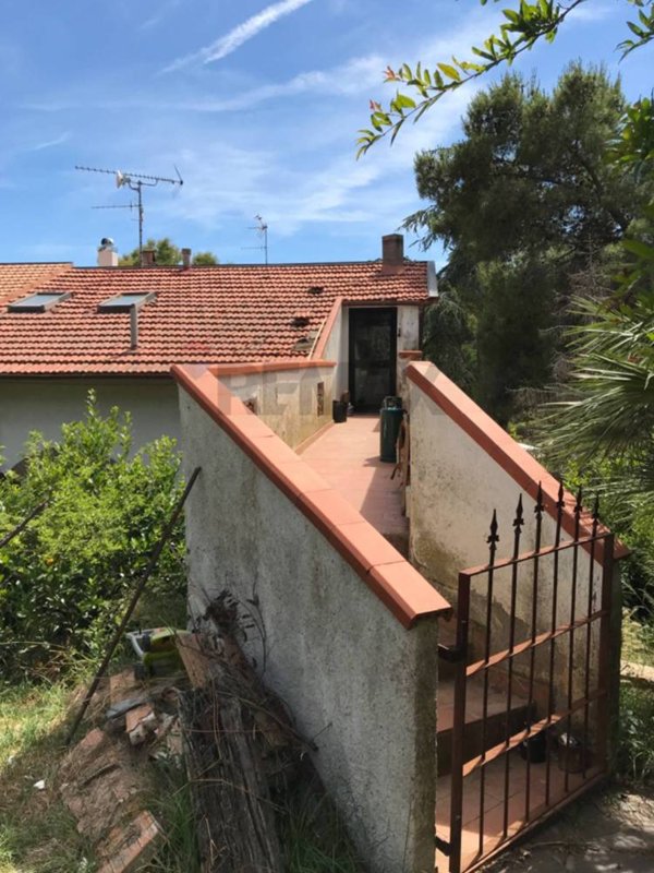 casa indipendente in vendita a Rosignano Marittimo