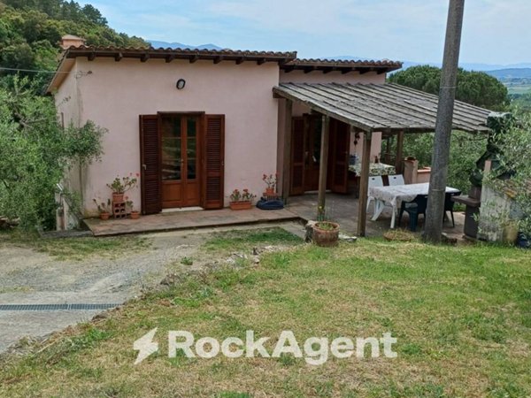 casa indipendente a Rosignano Marittimo in zona Castelnuovo della Misericordia