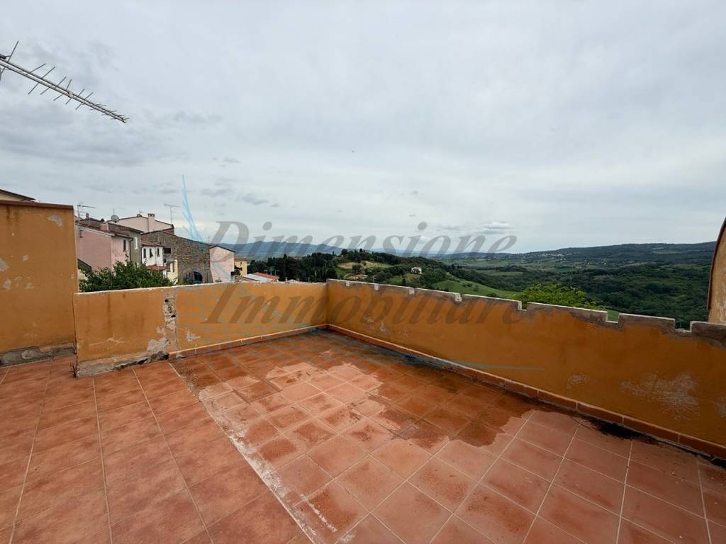 locale di sgombero in vendita a Rosignano Marittimo in zona Gabbro