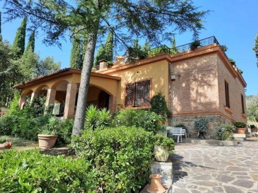 casa indipendente a Rosignano Marittimo in zona Castelnuovo della Misericordia
