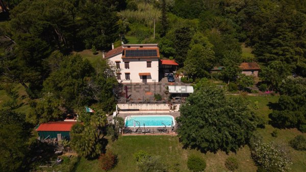 casa indipendente in vendita a Rosignano Marittimo