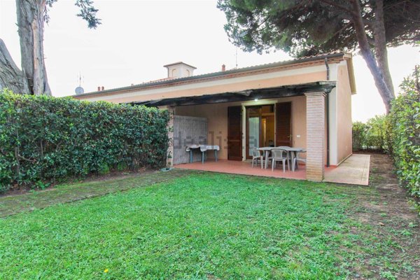 appartamento in vendita a Rosignano Marittimo in zona Vada