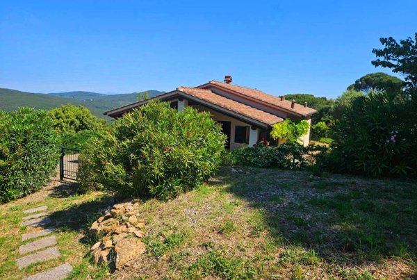 casa indipendente in vendita a Rosignano Marittimo in zona Nibbiaia