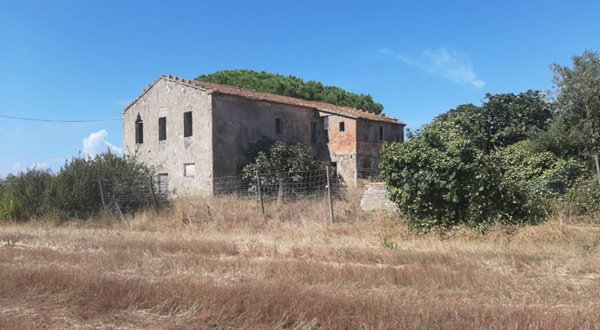 negozio in vendita a Rosignano Marittimo in zona Vada