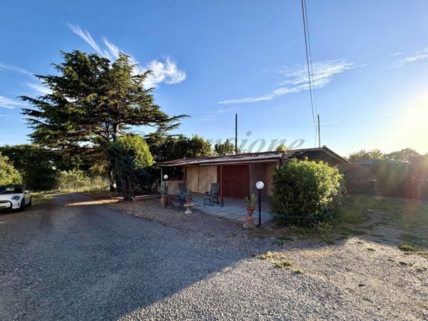 locale di sgombero in vendita a Rosignano Marittimo
