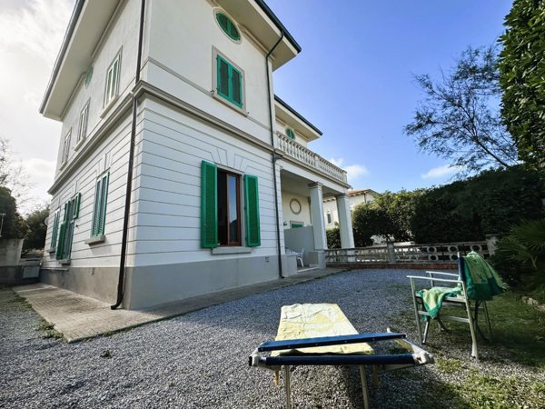 appartamento in vendita a Rosignano Marittimo in zona Castiglioncello
