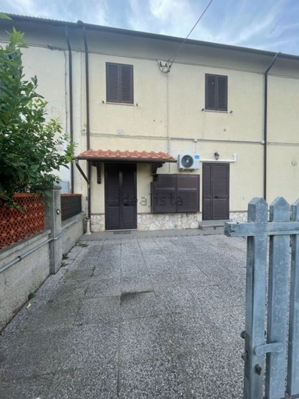 appartamento in vendita a Rosignano Marittimo in zona Vada