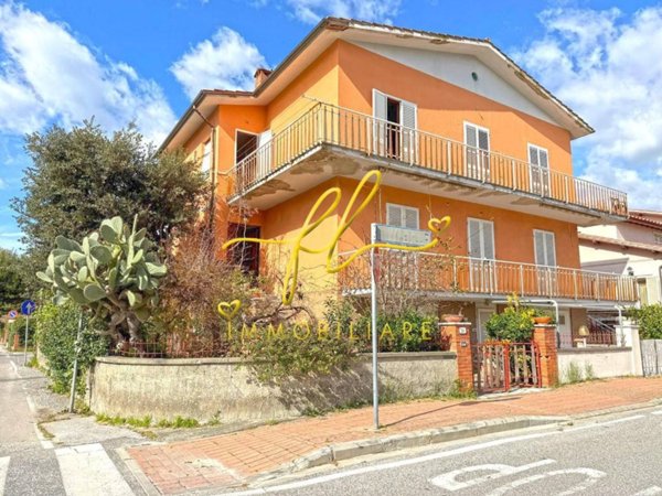 appartamento in vendita a Rosignano Marittimo in zona Vada