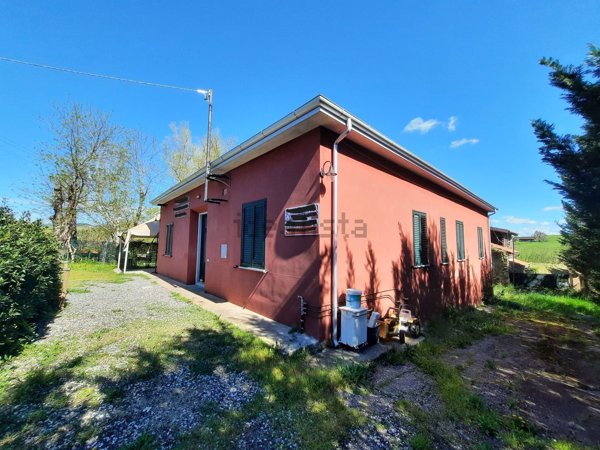 casa indipendente a Rosignano Marittimo in zona Castelnuovo della Misericordia