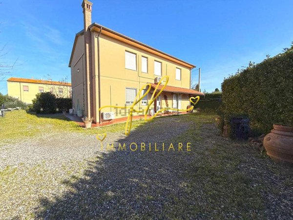casa indipendente in vendita a Rosignano Marittimo in zona Vada