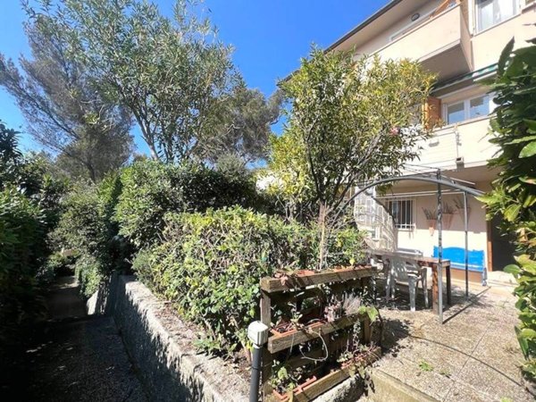 appartamento in vendita a Rosignano Marittimo in zona Castiglioncello
