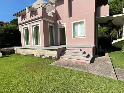 casa indipendente in vendita a Rosignano Marittimo in zona Castiglioncello