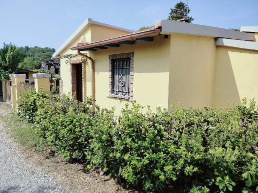 casa indipendente a Rosignano Marittimo in zona Castelnuovo della Misericordia