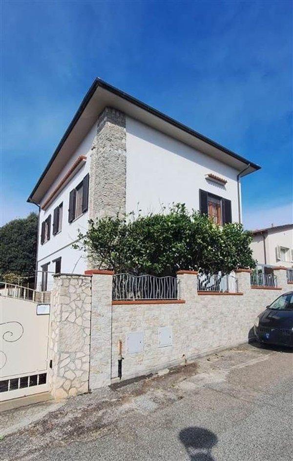 casa indipendente in vendita a Rosignano Marittimo