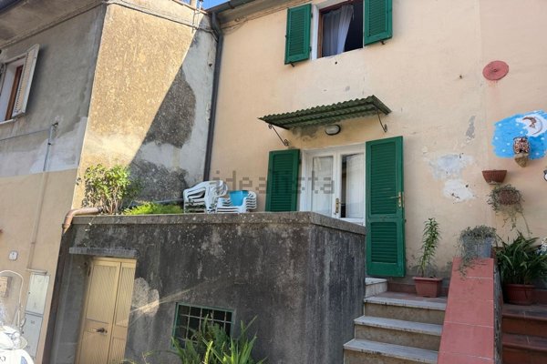 casa indipendente a Rosignano Marittimo in zona Castelnuovo della Misericordia