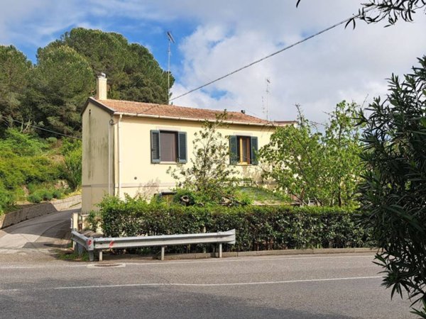 casa indipendente in vendita a Rosignano Marittimo