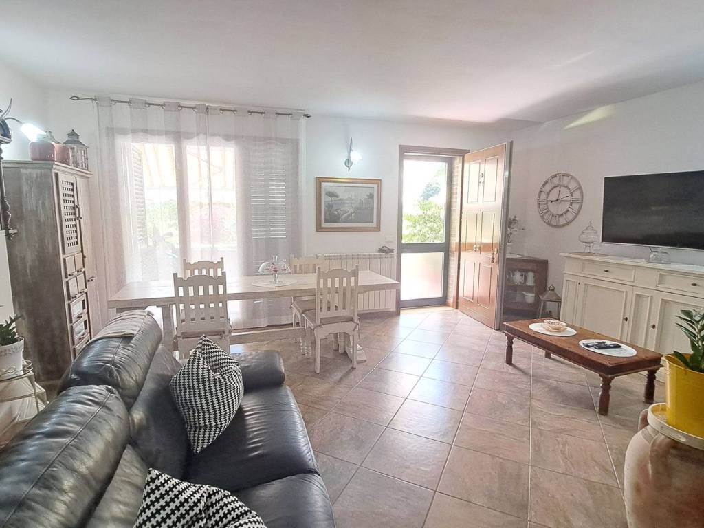 casa indipendente in vendita a Rosignano Marittimo in zona Rosignano Solvay